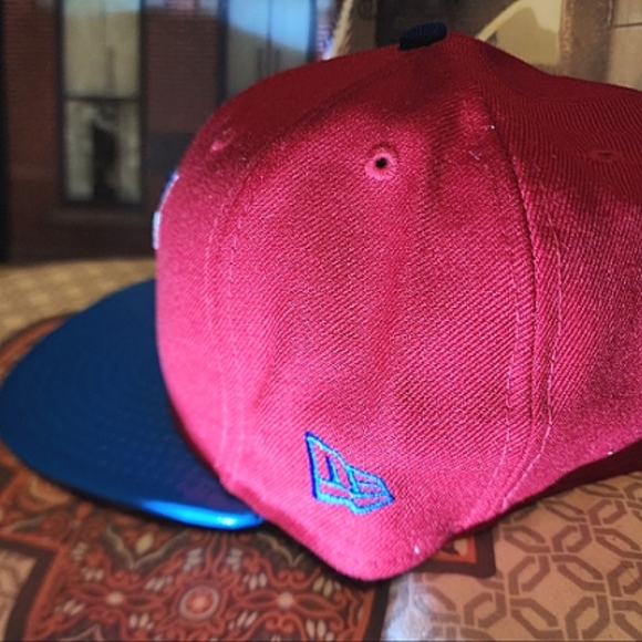 ⚾🔥 Toronto Bluejays MLB New Era 59Fifty Fitted (7 3/8") Cap, Red with Blue 🔥⚾ - Picture 4 of 5